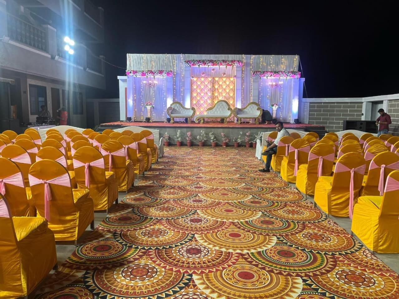 The Saroja Grand Villa Resort Bapane Exterior photo