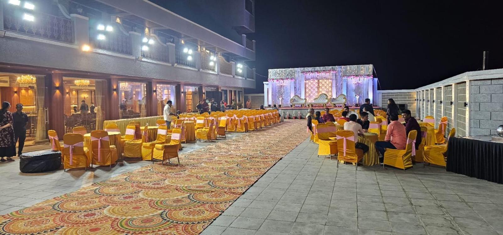 The Saroja Grand Villa Resort Bapane Exterior photo